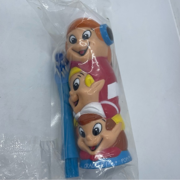 Lot of mail in advertising items. 4 total, Kellogg’s, A&W and Energizer Bunny - Picture 2 of 7